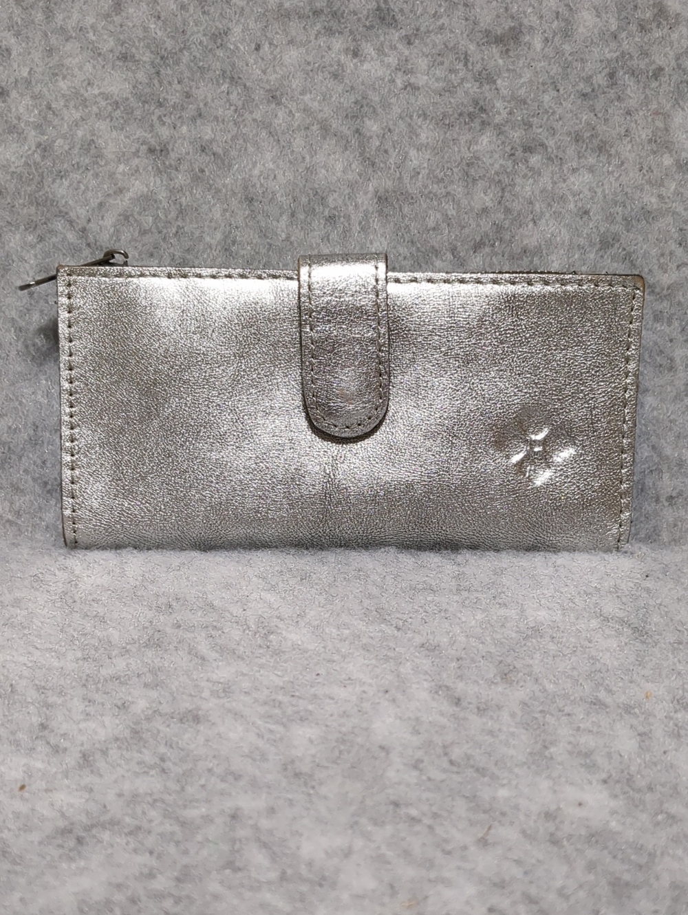 Patricia Nash Nazari Metallic Leather Wallet Silver Bifold Zip Coin - Picture 1 of 11